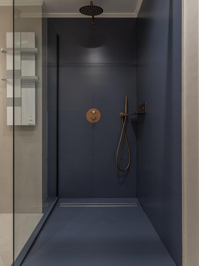 The Blue Suite On Champs Elysees Avenue Paris Exteriör bild