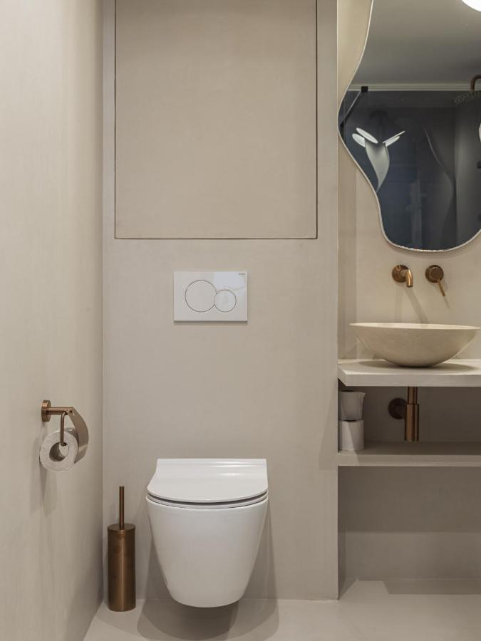The Blue Suite On Champs Elysees Avenue Paris Exteriör bild