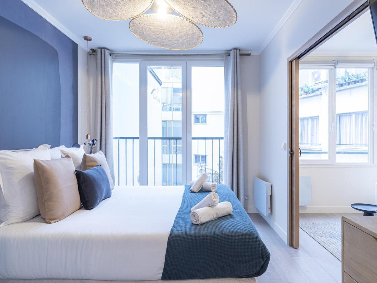 The Blue Suite On Champs Elysees Avenue Paris Exteriör bild