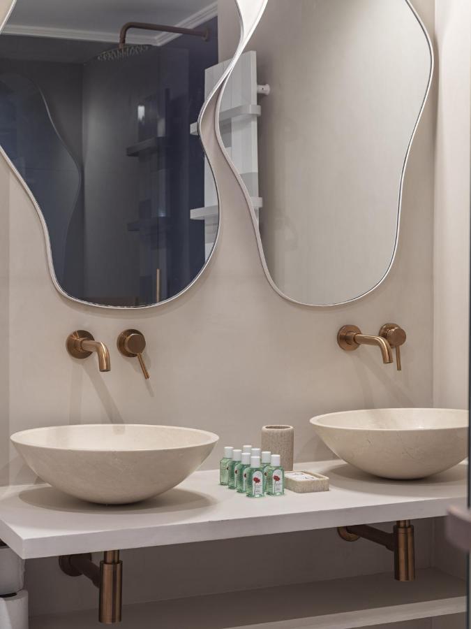 The Blue Suite On Champs Elysees Avenue Paris Exteriör bild