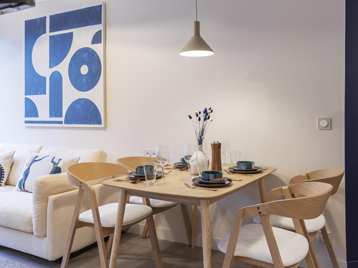 The Blue Suite On Champs Elysees Avenue Paris Exteriör bild