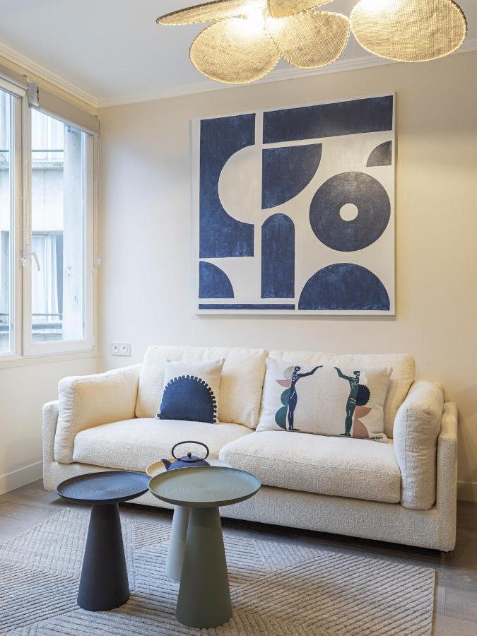 The Blue Suite On Champs Elysees Avenue Paris Exteriör bild