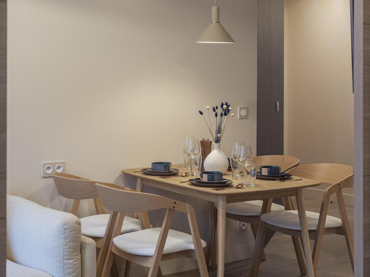 The Blue Suite On Champs Elysees Avenue Paris Exteriör bild