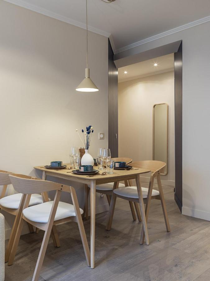 The Blue Suite On Champs Elysees Avenue Paris Exteriör bild