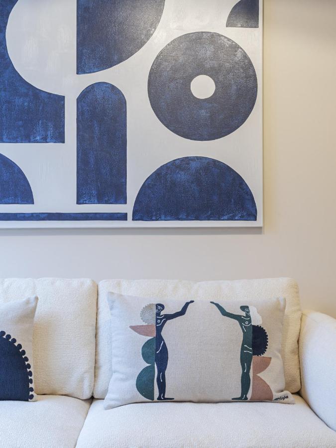 The Blue Suite On Champs Elysees Avenue Paris Exteriör bild