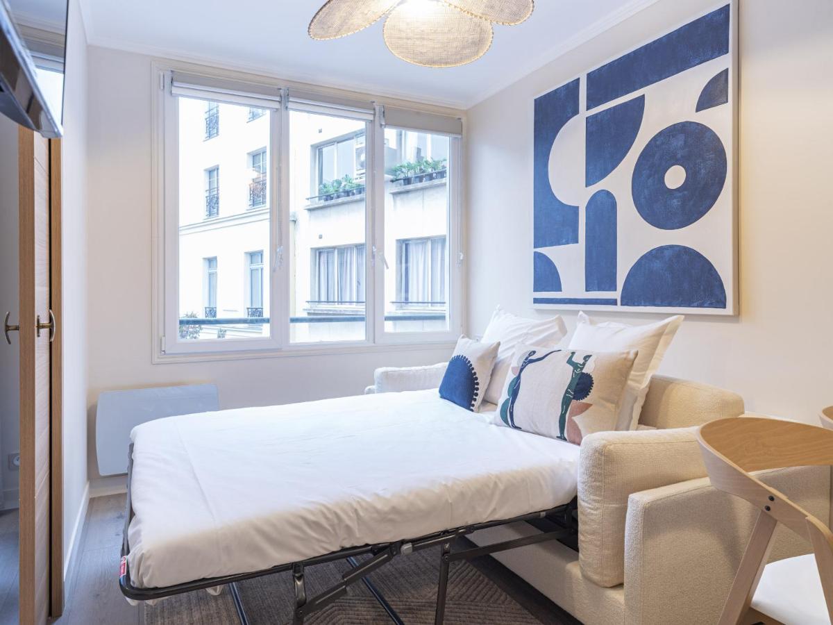 The Blue Suite On Champs Elysees Avenue Paris Exteriör bild